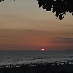 Lindo Por Do Sol Pe Na Areia